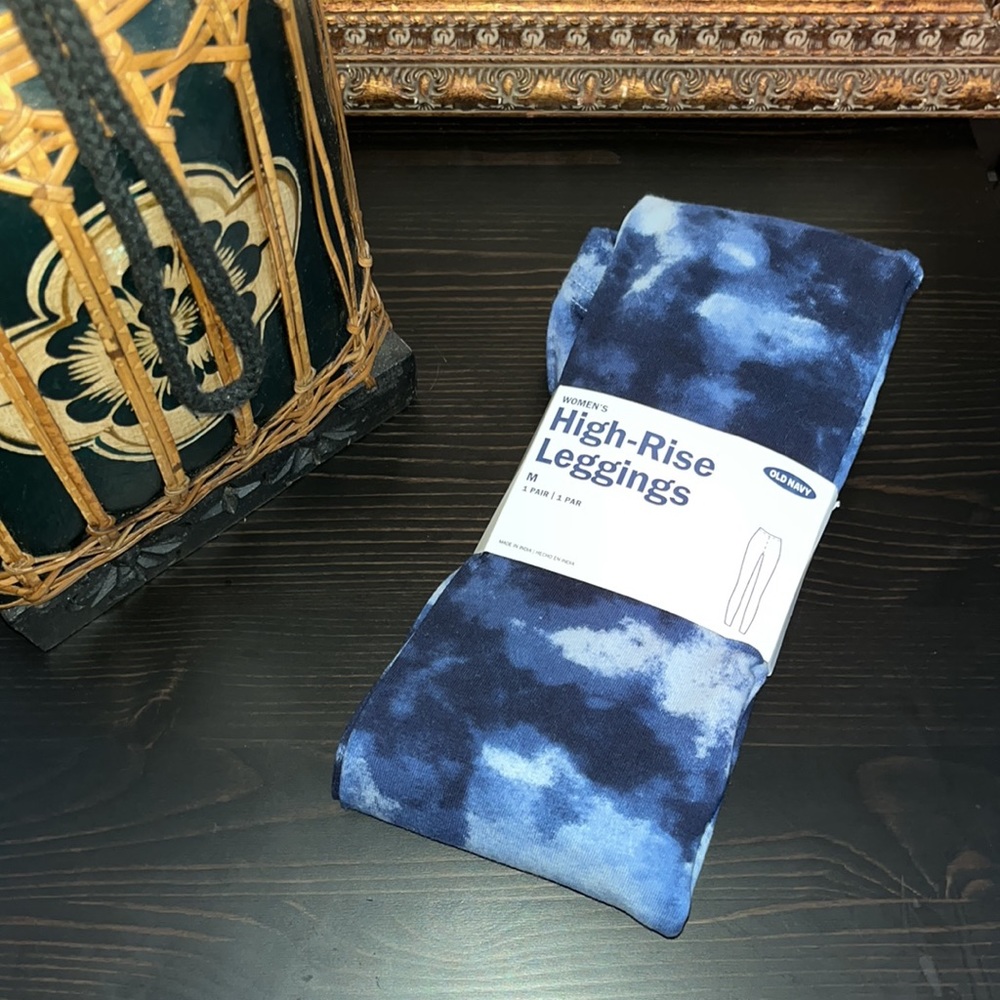 ☀️ 3 / $15 Sale ☀️ Old Navy Blue tie dye leggings